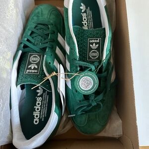 Adidas indoor gazelle gum